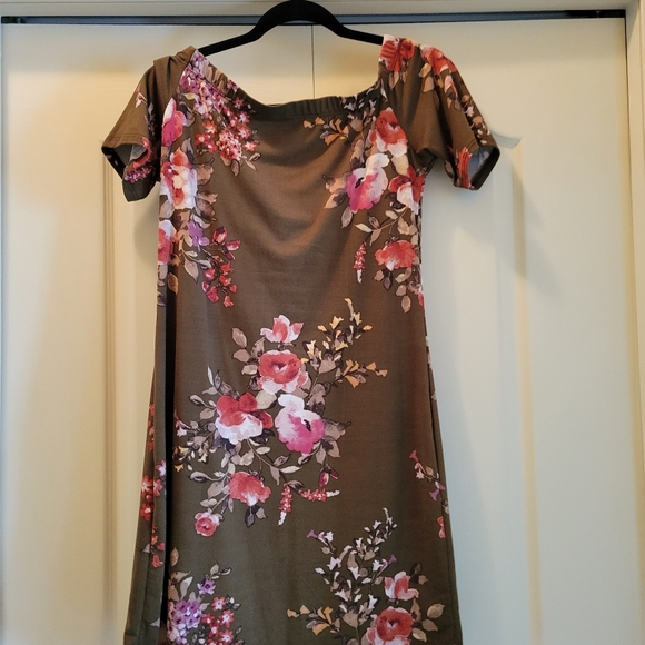 Dress - Picture 2 of 2